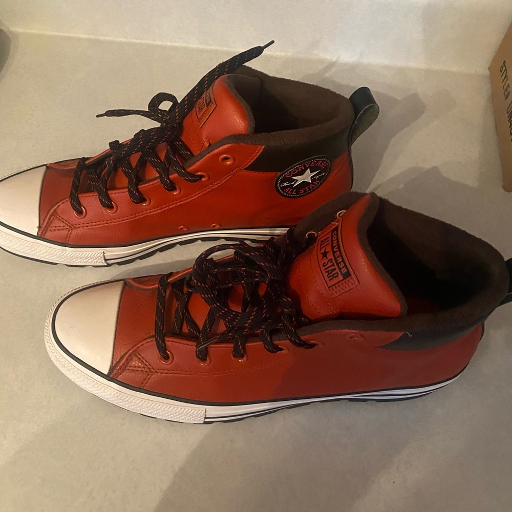 Mens Chuck Taylors Sneaker Boot